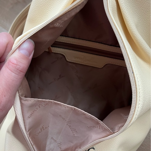 simply noelle shoulder bag / like new / pale yellow! - Picture 3 of 5